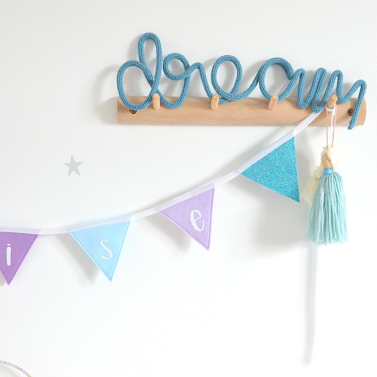 Custom Name Banner - Frozen theme. Personalised Gift for girls - Frozen Bedroom Accessories