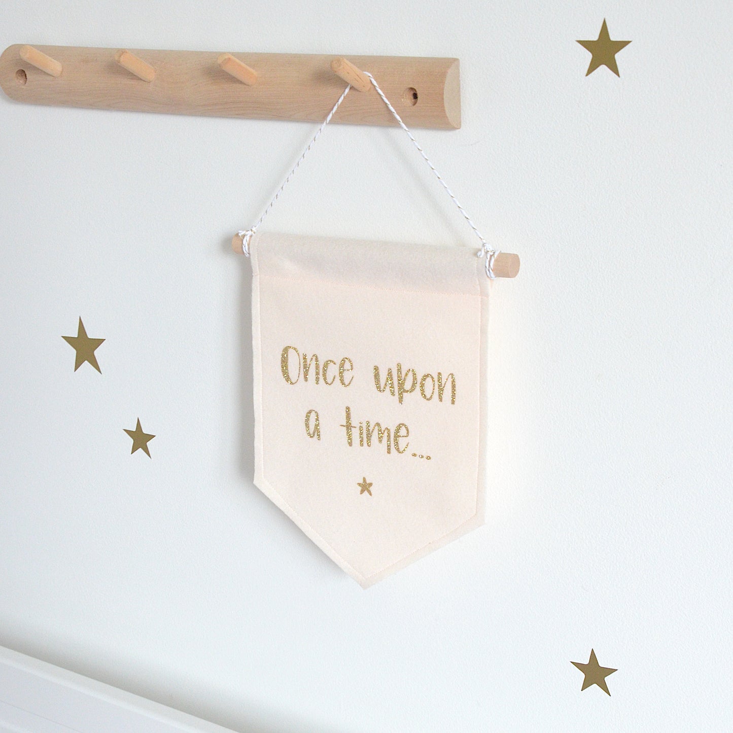 Felt banner for neutral nursery