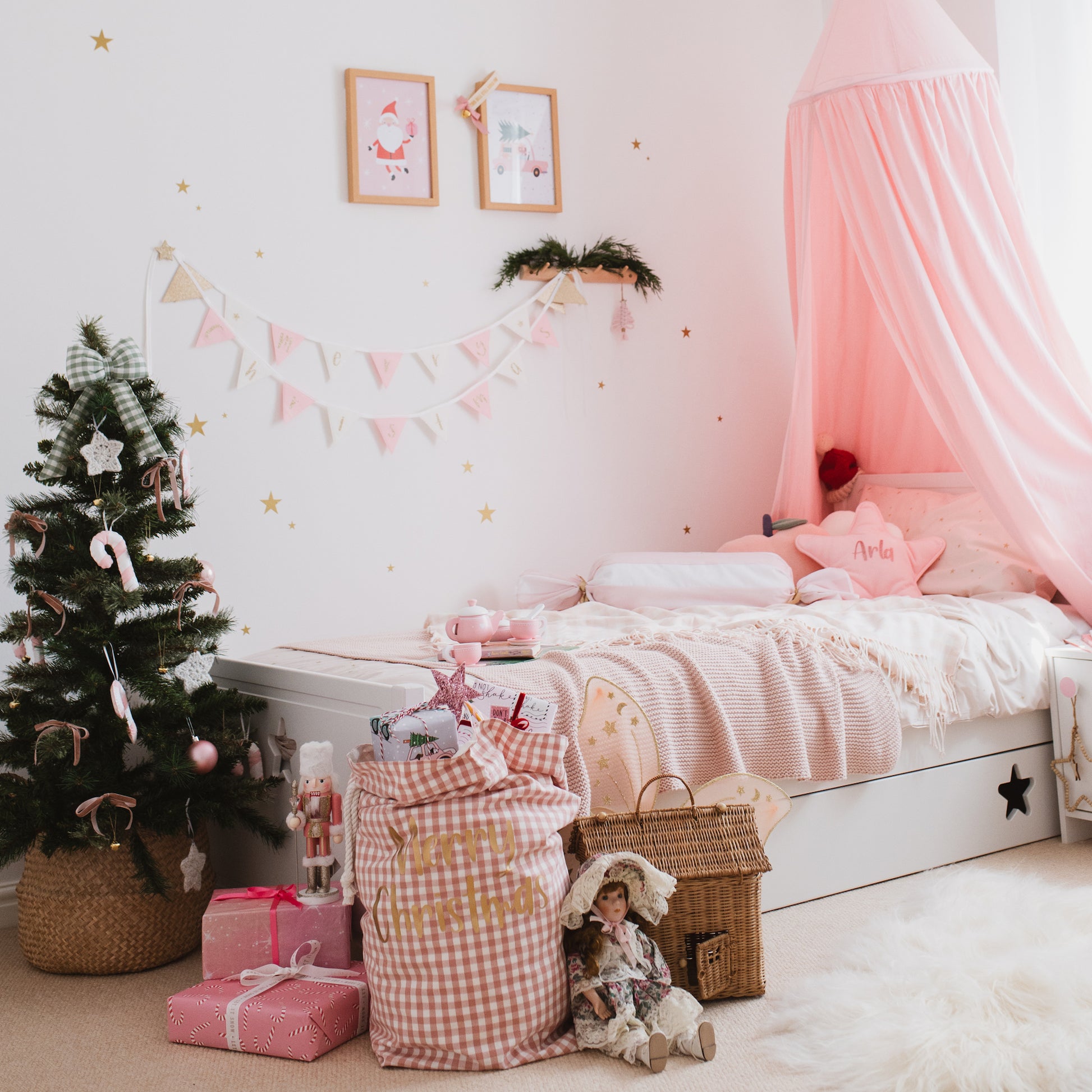 Pink Christmas theme