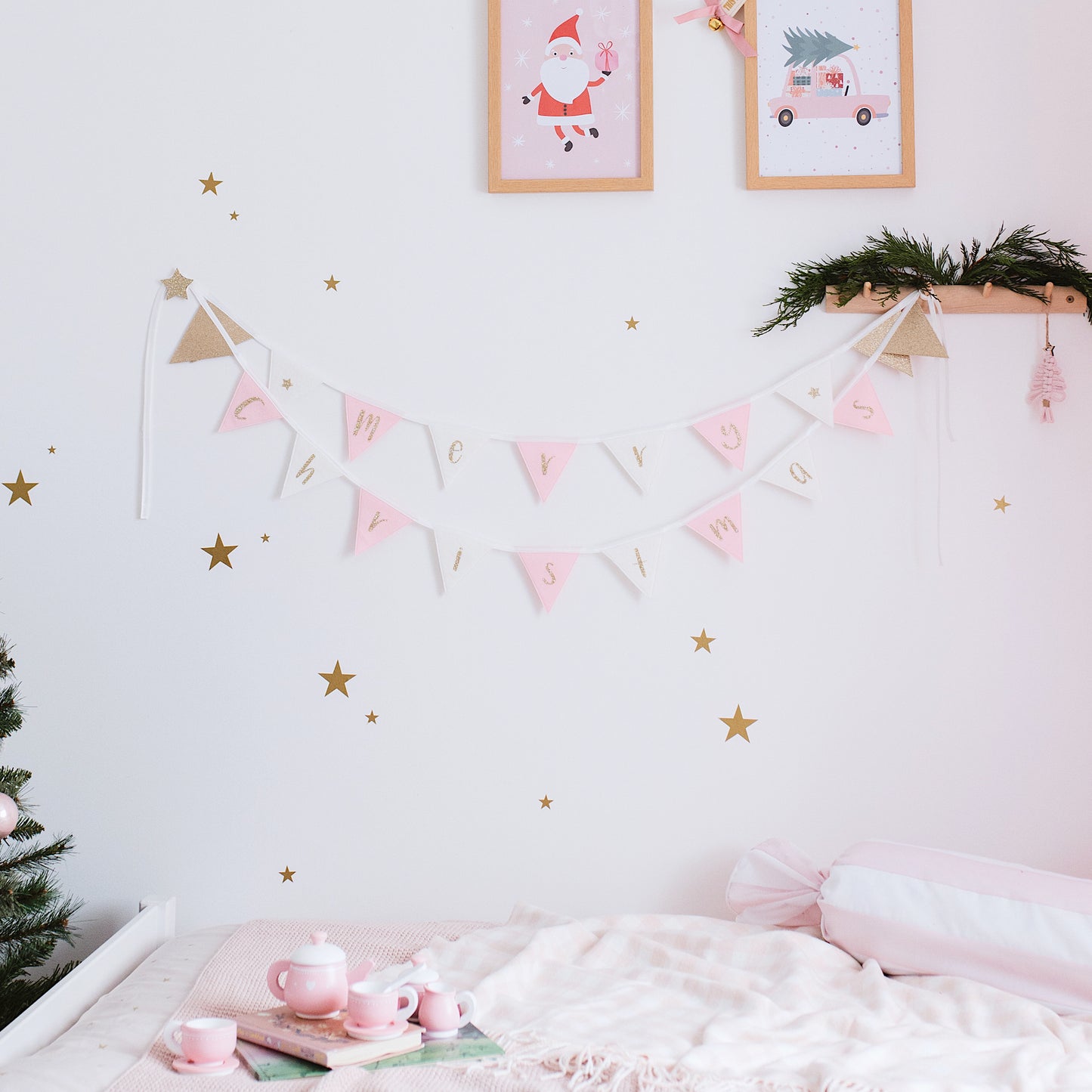 gold Christmas bunting