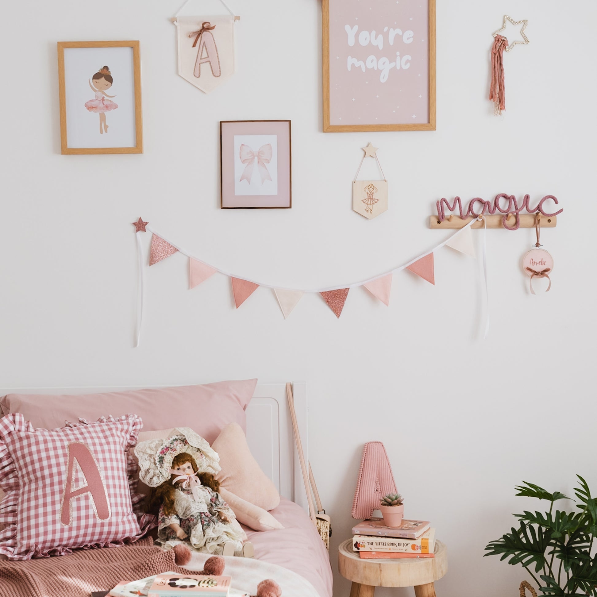 girls bedroom decor