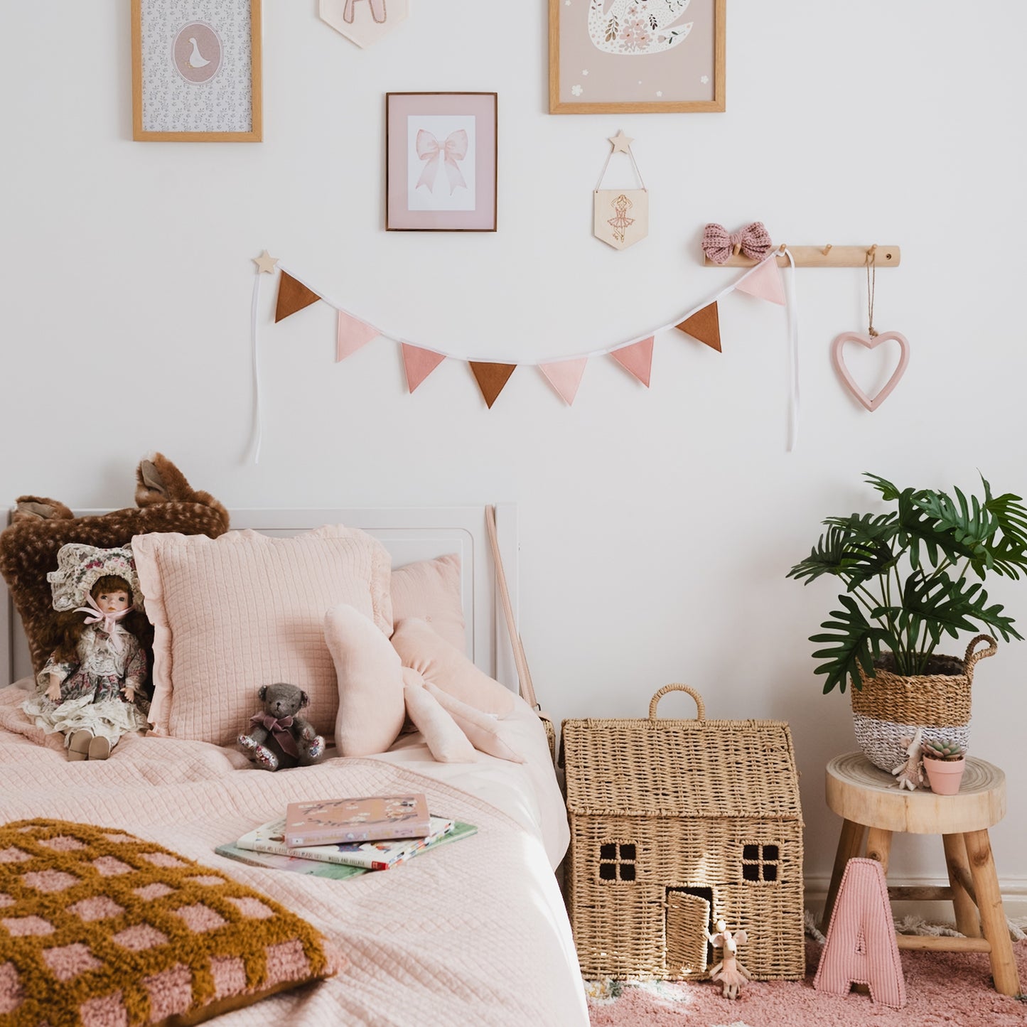 pink bunting for girls bedroom
