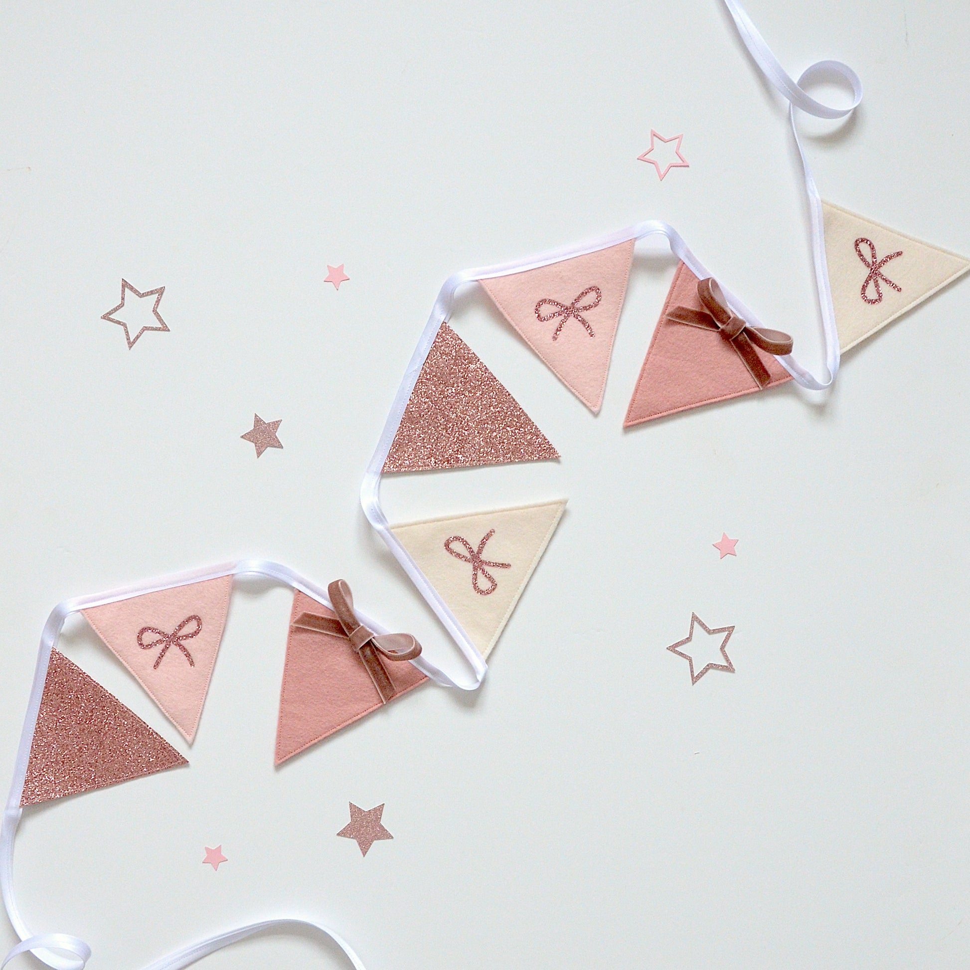 Pink bow bunting