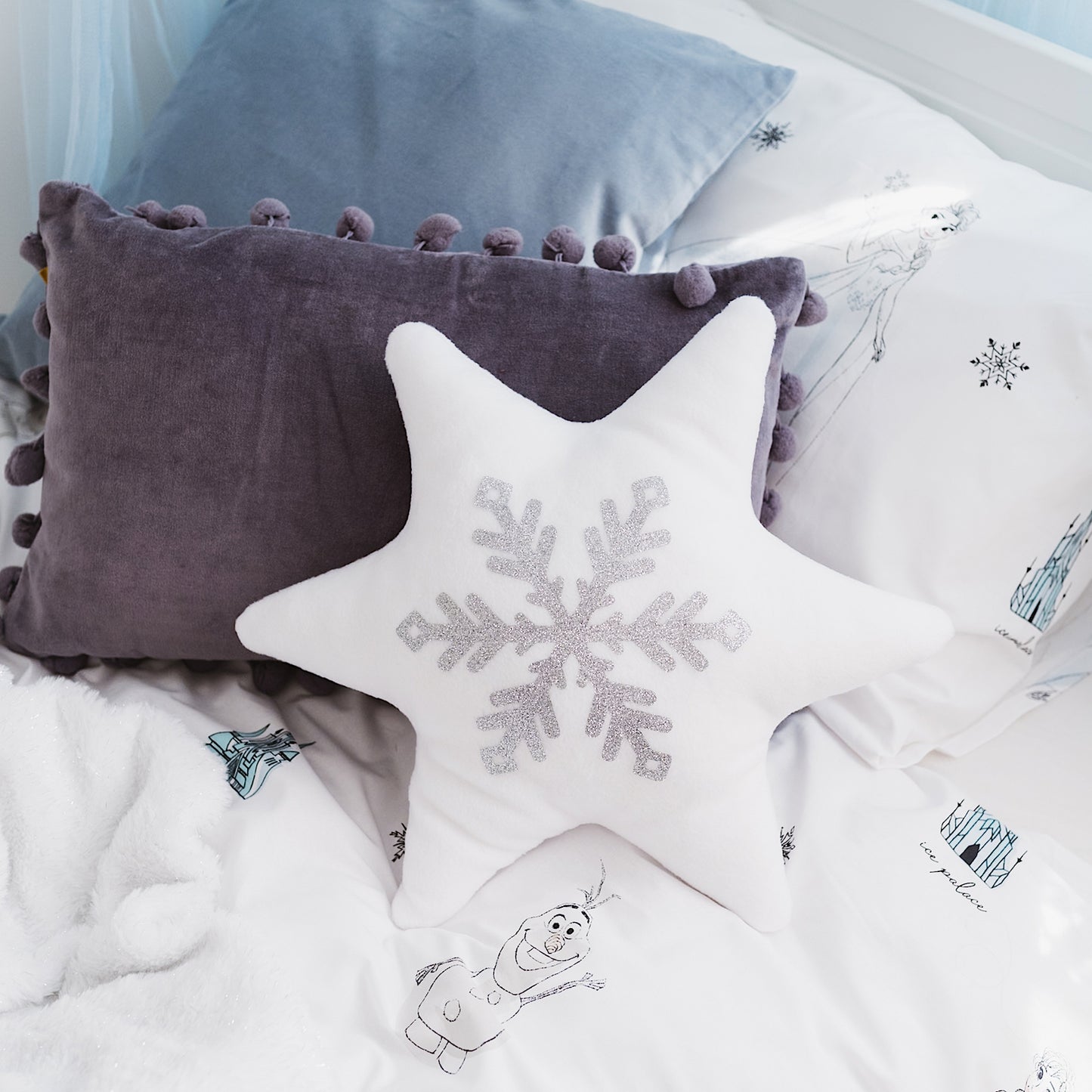 snowflake decor for girls bedroom