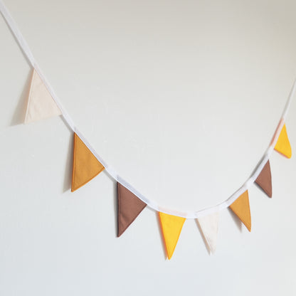 Lion's Den Bunting