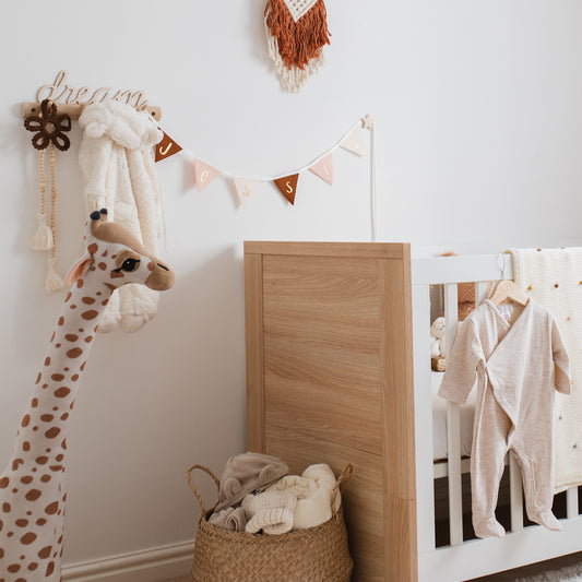 neutral nursery decor